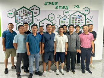 興隆研發(fā)團(tuán)隊(duì)